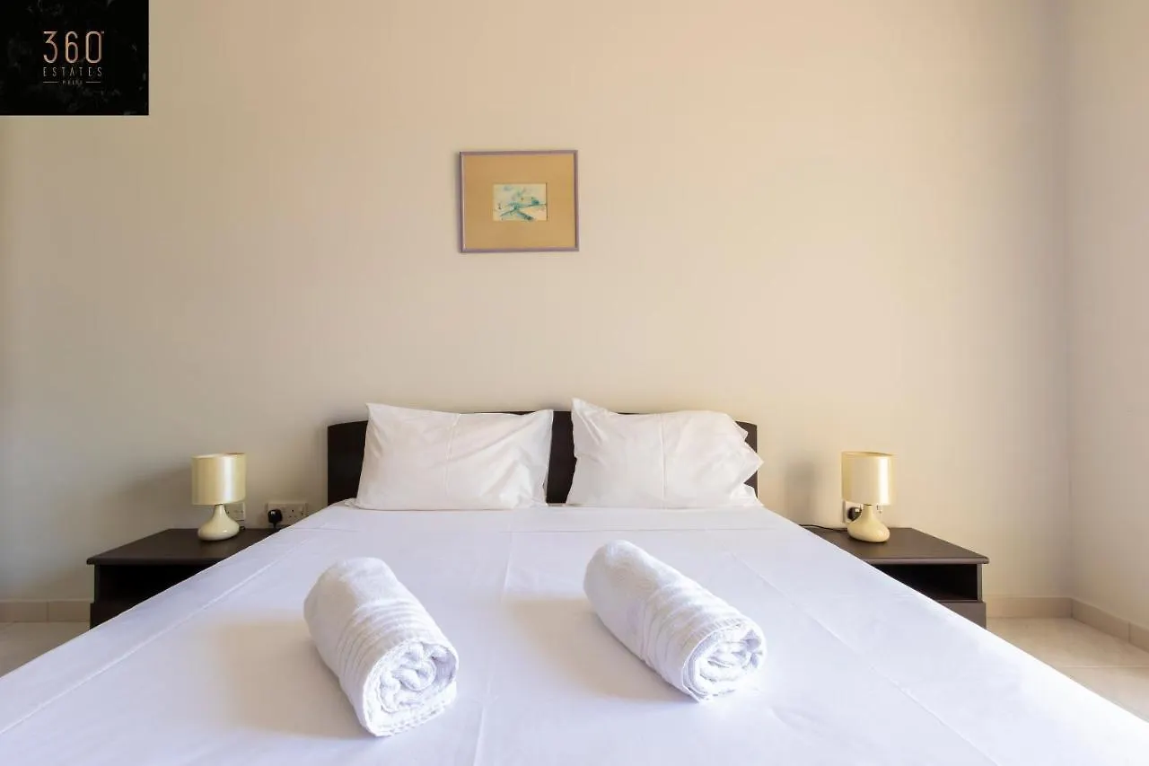 Unique Seafront 3Br, Sliema Beach - Ac & Wifi By 360 Estates 0*,  Malta