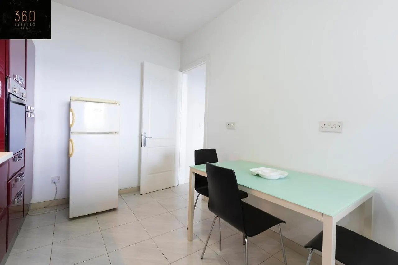 Unique Seafront 3Br, Sliema Beach - Ac & Wifi By 360 Estates
