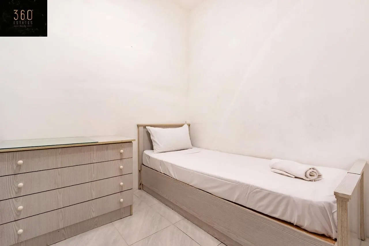 Apartment Unique Seafront 3Br, Sliema Beach - Ac & Wifi By 360 Estates