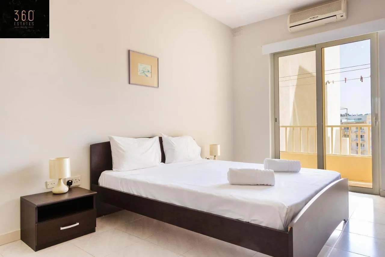 Unique Seafront 3Br, Sliema Beach - Ac & Wifi By 360 Estates